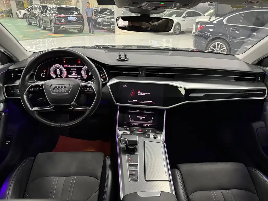 Audi A7L 2024 из CN, фото 9