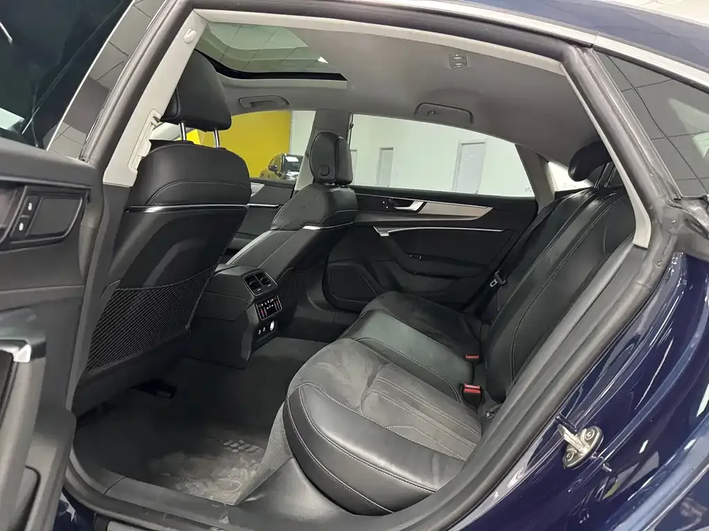Audi A7L 2024 из CN, фото 6
