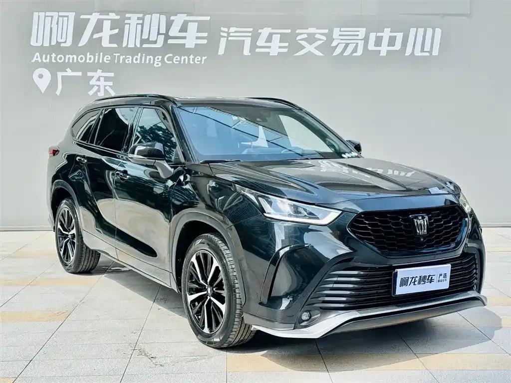 Toyota Crown Kluger 2023 из CN, фото 8