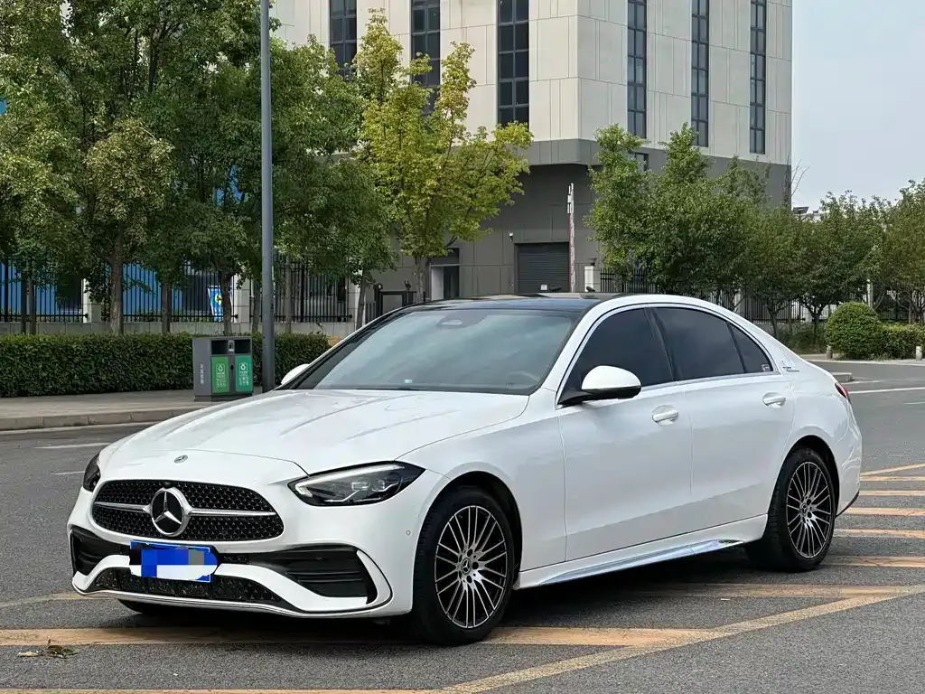 Mercedes-Benz C-Class — фото 1