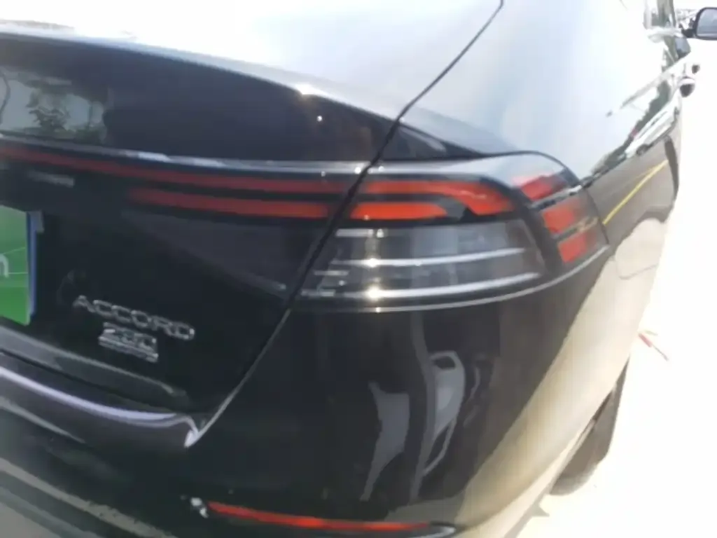 Honda Accord — фото 10