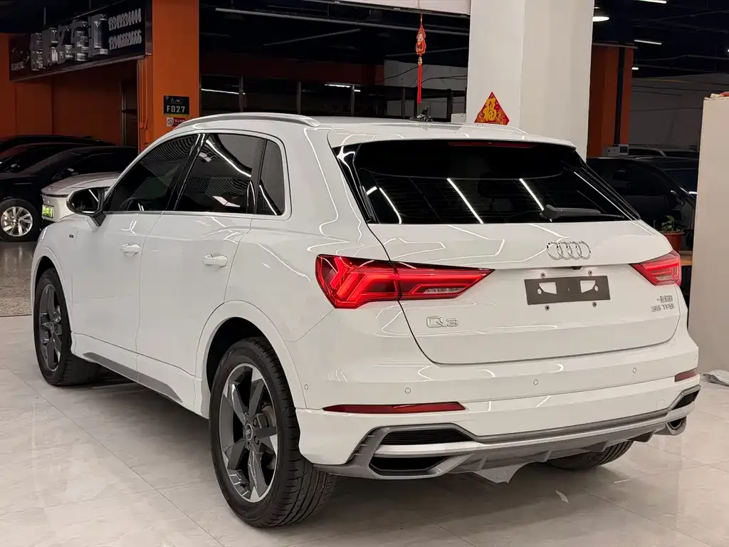 Audi Q3 — фото 10