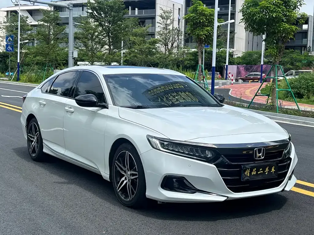 Honda Accord — фото 3