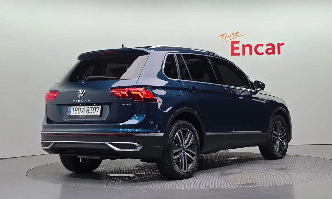 Volkswagen Tiguan — фото 8