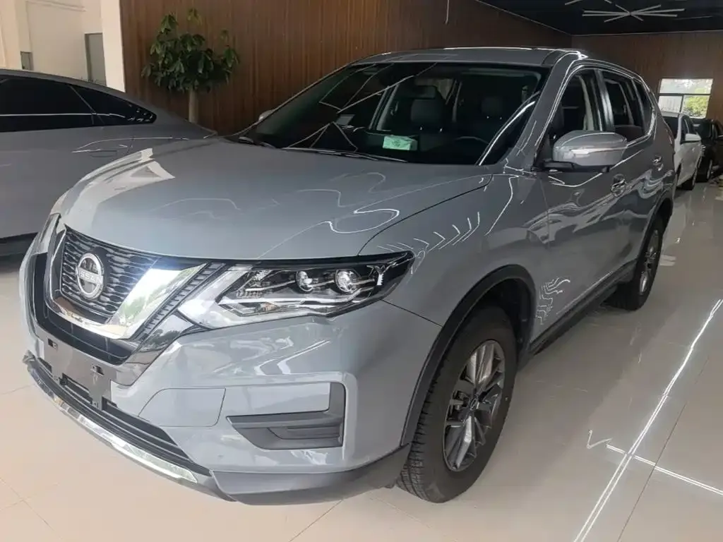 Nissan X-Trail — фото 1