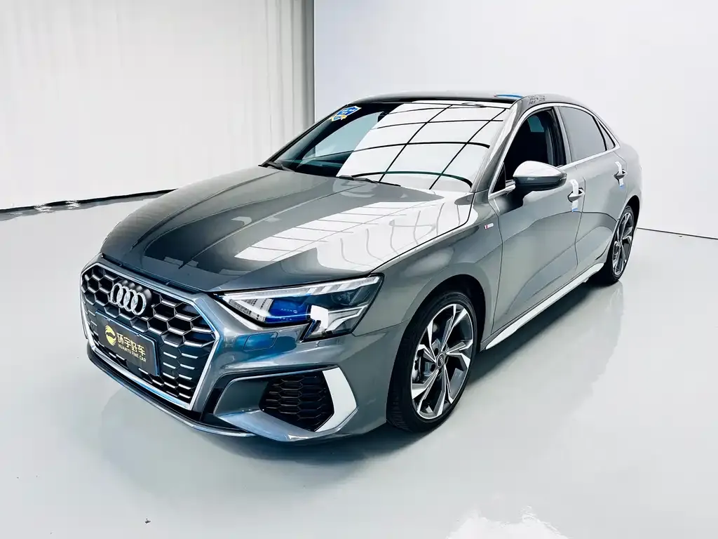Audi A3 — фото 1