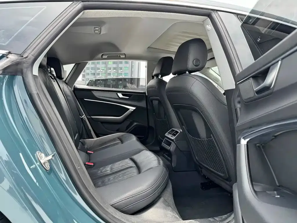Audi A7 2021 из CN, фото 4