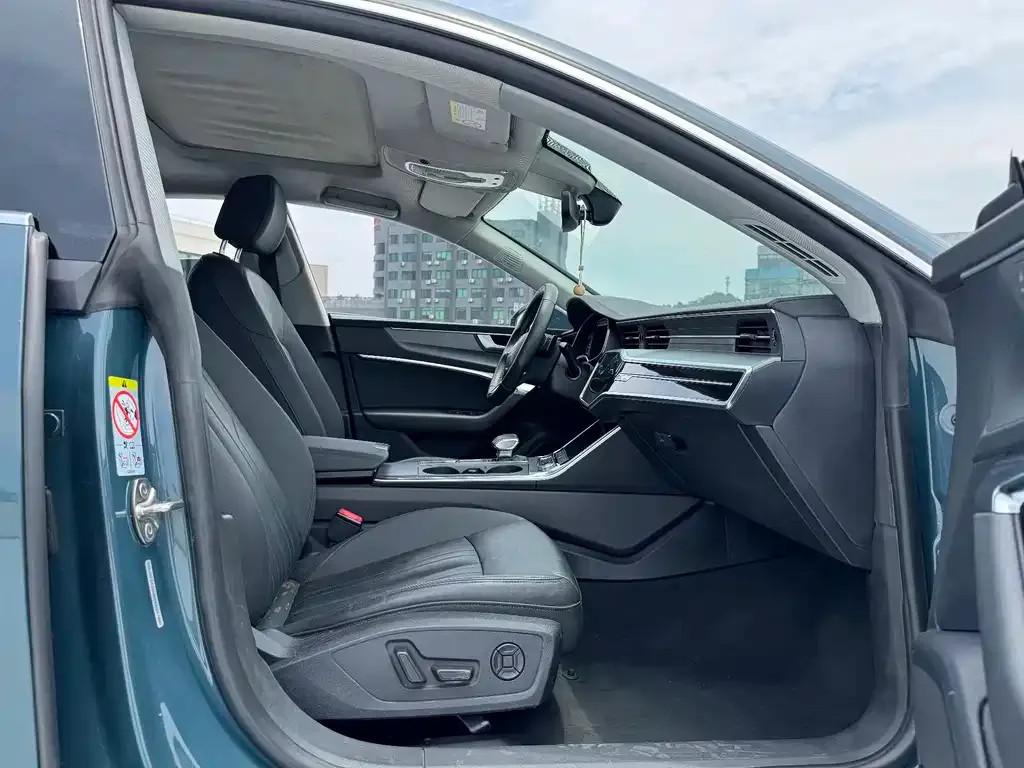 Audi A7 2021 из CN, фото 7