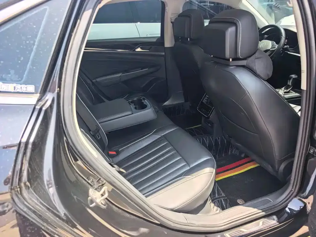 Volkswagen Passat — фото 8