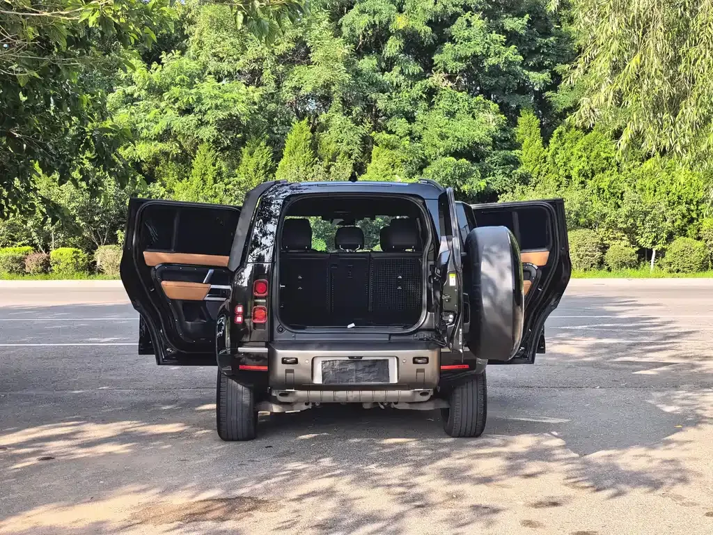 Land Rover Defender — фото 10