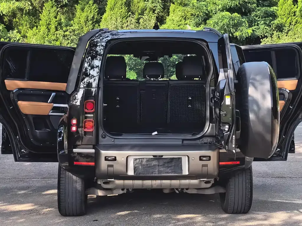 Land Rover Defender — фото 6
