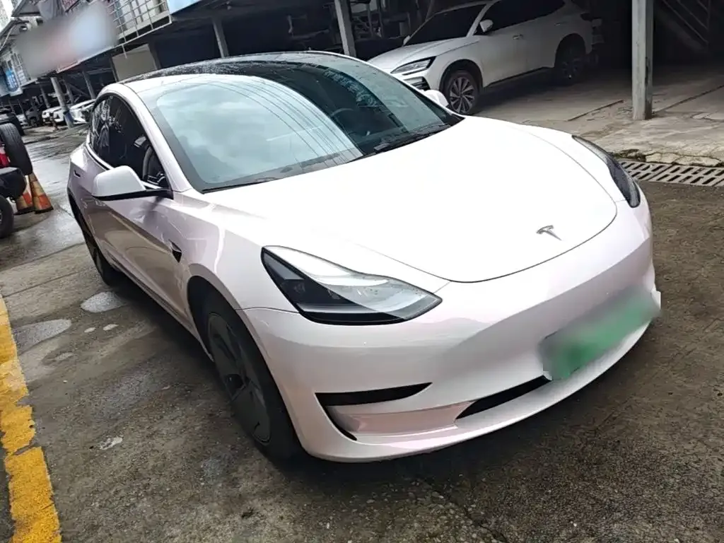 Tesla Model 3 — фото 10