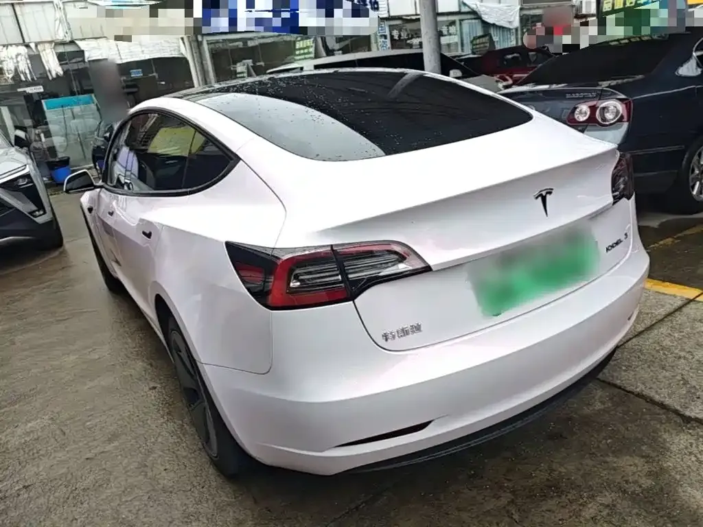 Tesla Model 3 — фото 4