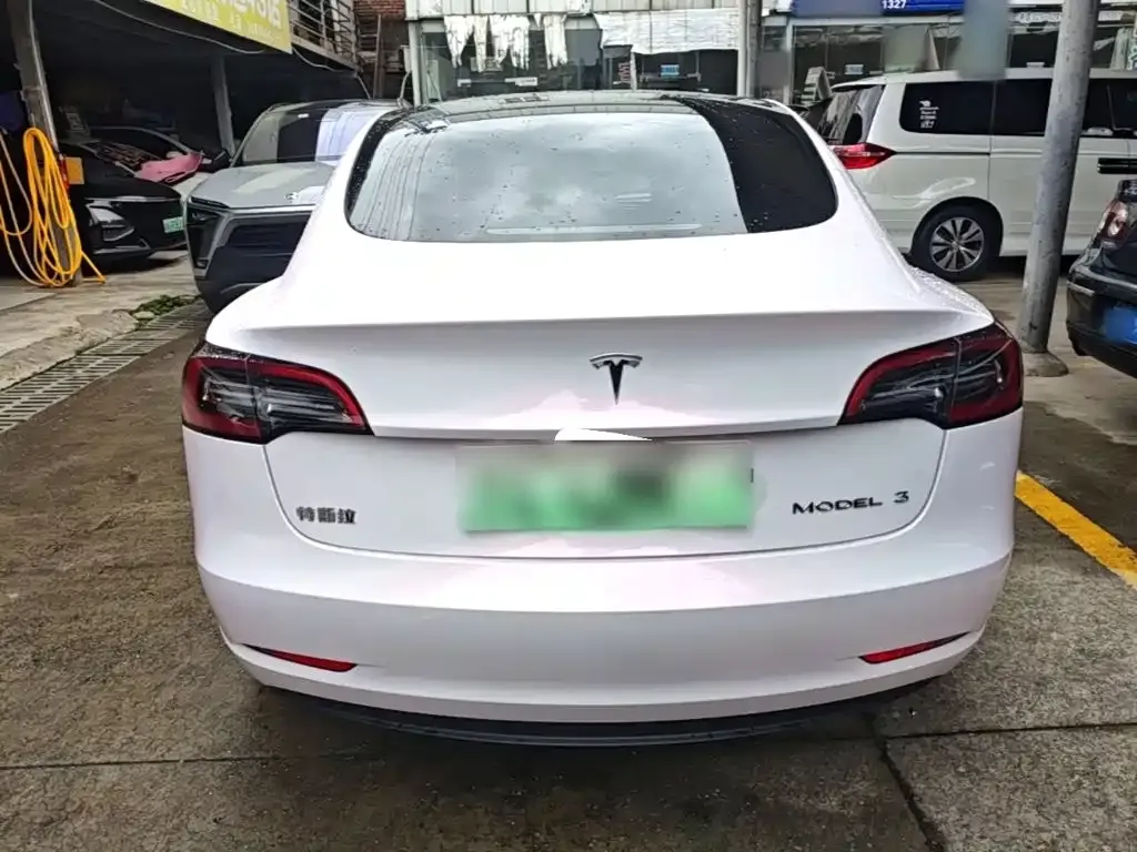 Tesla Model 3 — фото 5