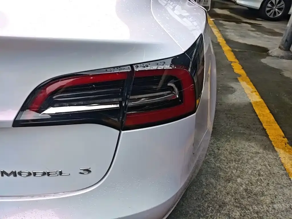 Tesla Model 3 — фото 6