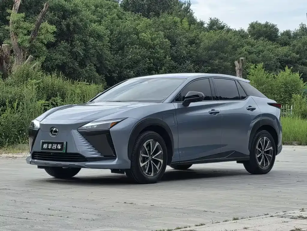 Lexus RZ — фото 1