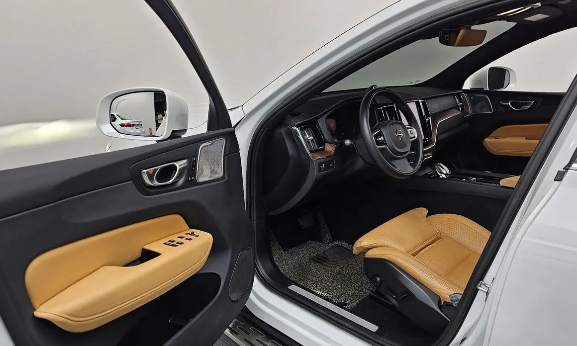 Volvo XC60 2022 из KR, фото 10