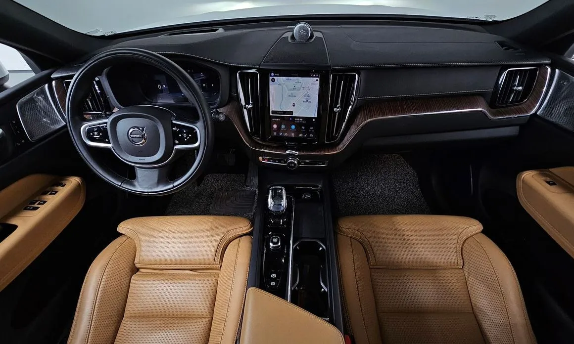Volvo XC60 2022 из KR, фото 3