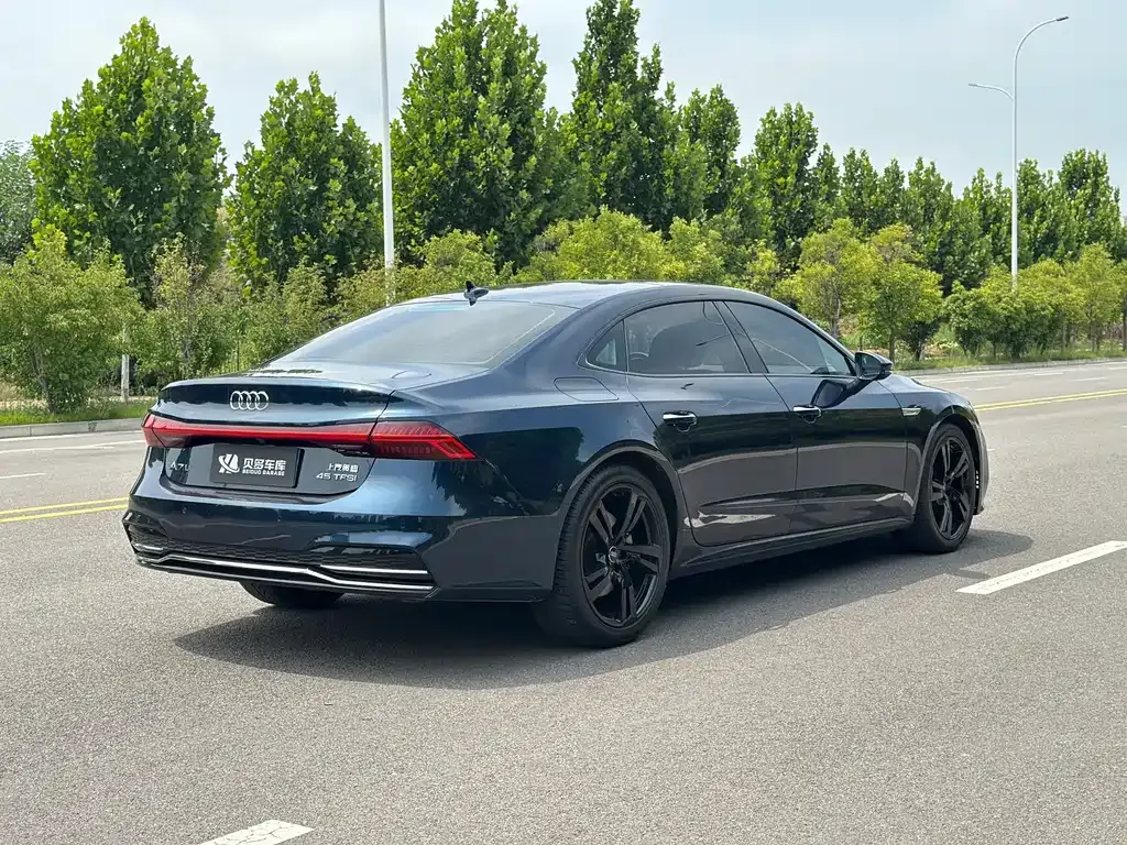 Audi A7L — фото 5