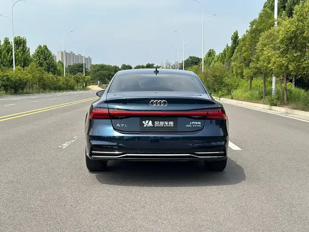 Audi A7L — фото 7