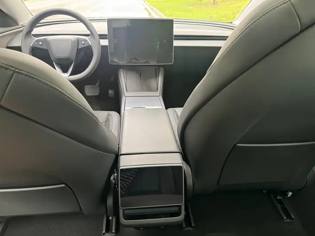 Tesla Model 3 — фото 2