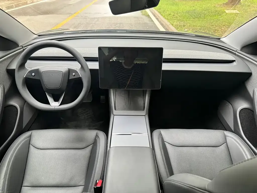 Tesla Model 3 — фото 5