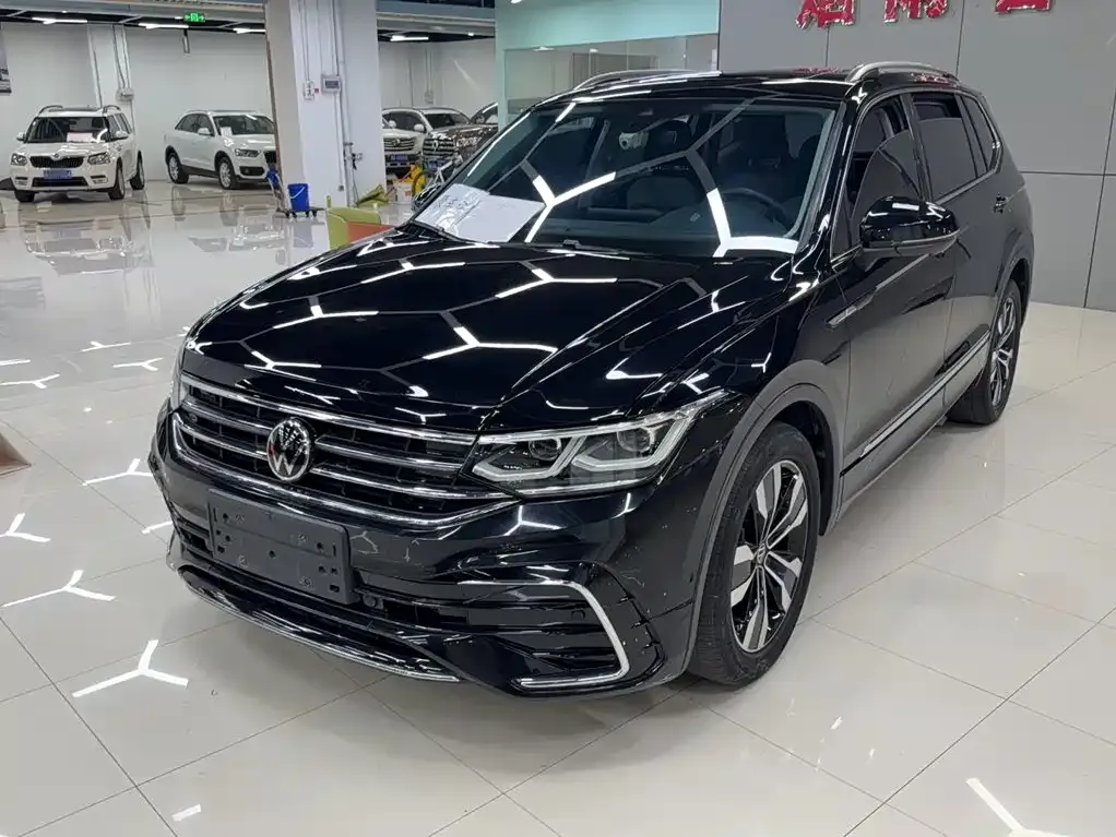 Volkswagen Tiguan L — фото 3