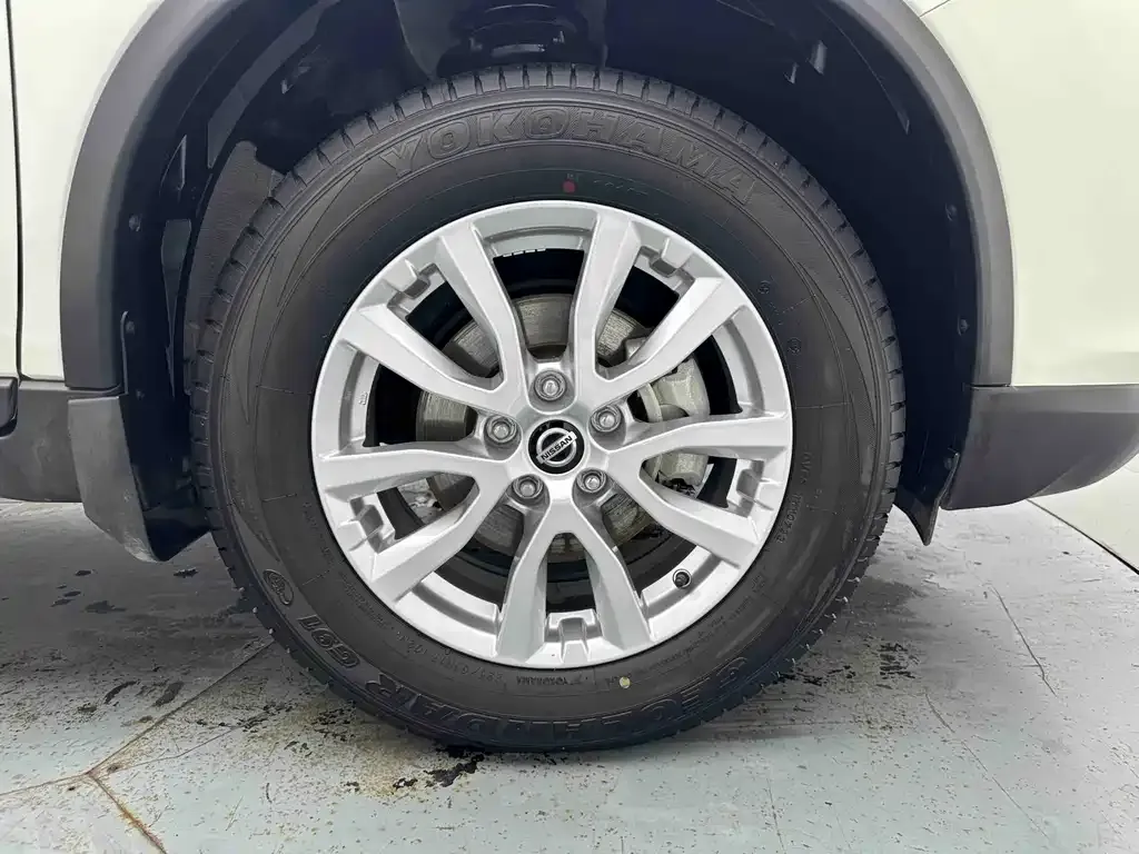 Nissan X-Trail — фото 10