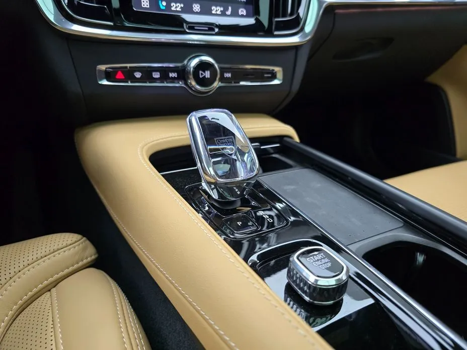 Volvo S90 — фото 9