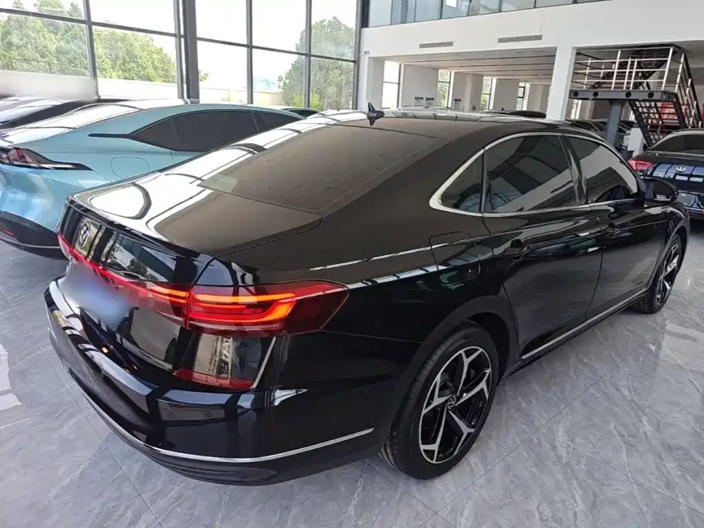 Volkswagen Passat — фото 10