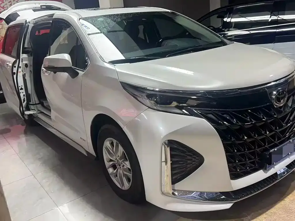 Toyota Granvia — фото 9