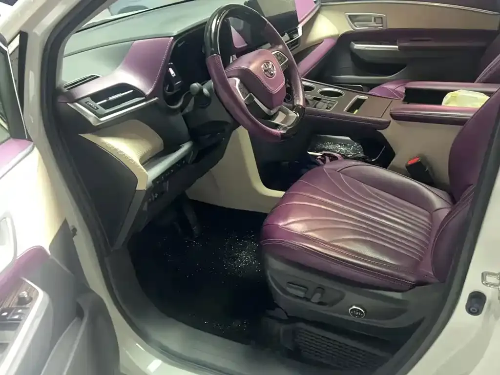 Toyota Granvia — фото 8