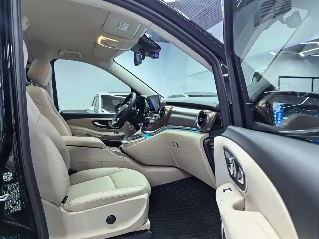 Mercedes-Benz V-Class — фото 9