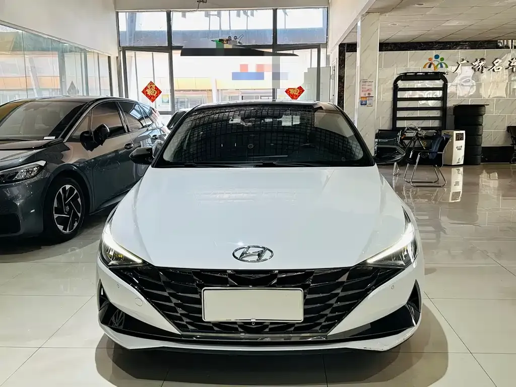 Hyundai Elantra — фото 4