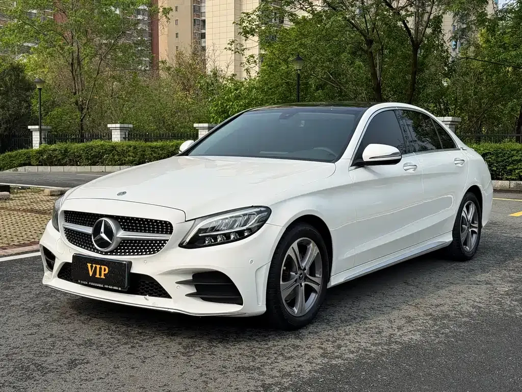 Mercedes-Benz C-Class — фото 1