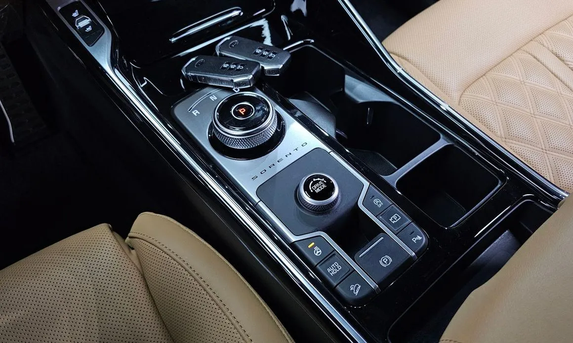 Kia Sorento — фото 8