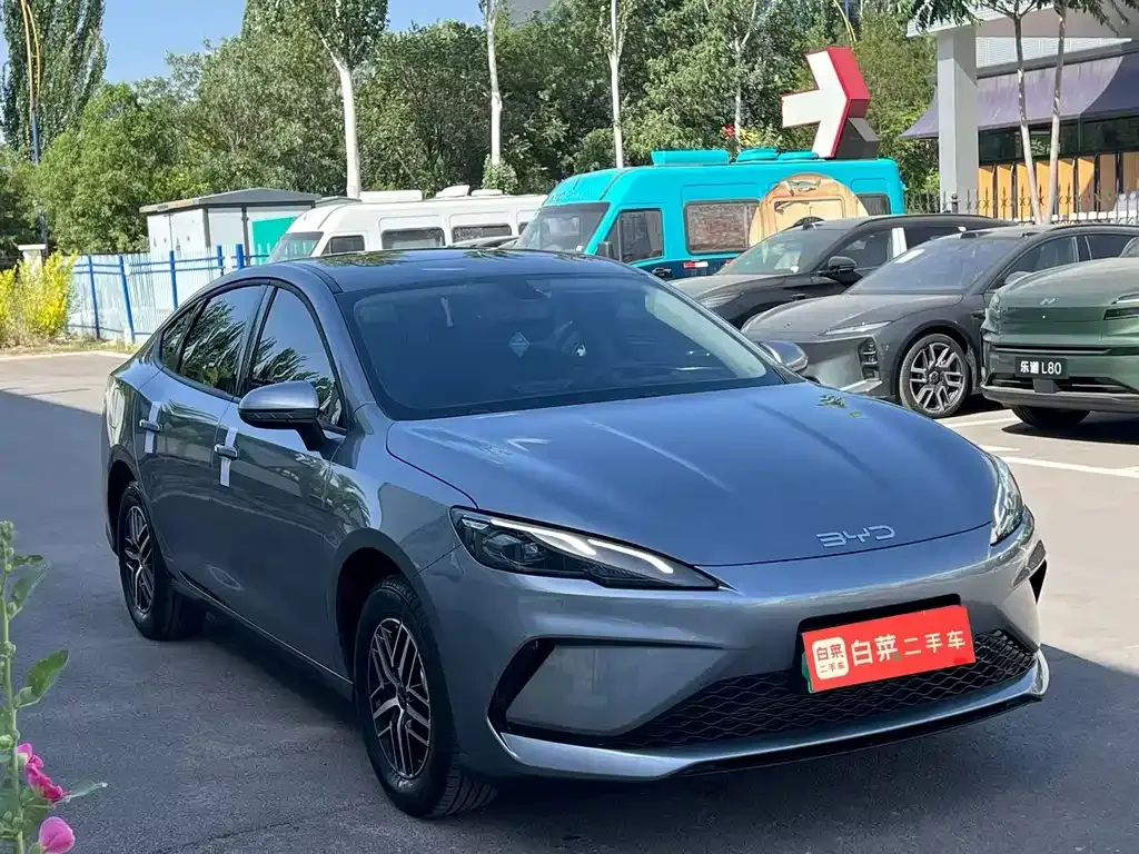 BYD Seal 05 DM-i — фото 9