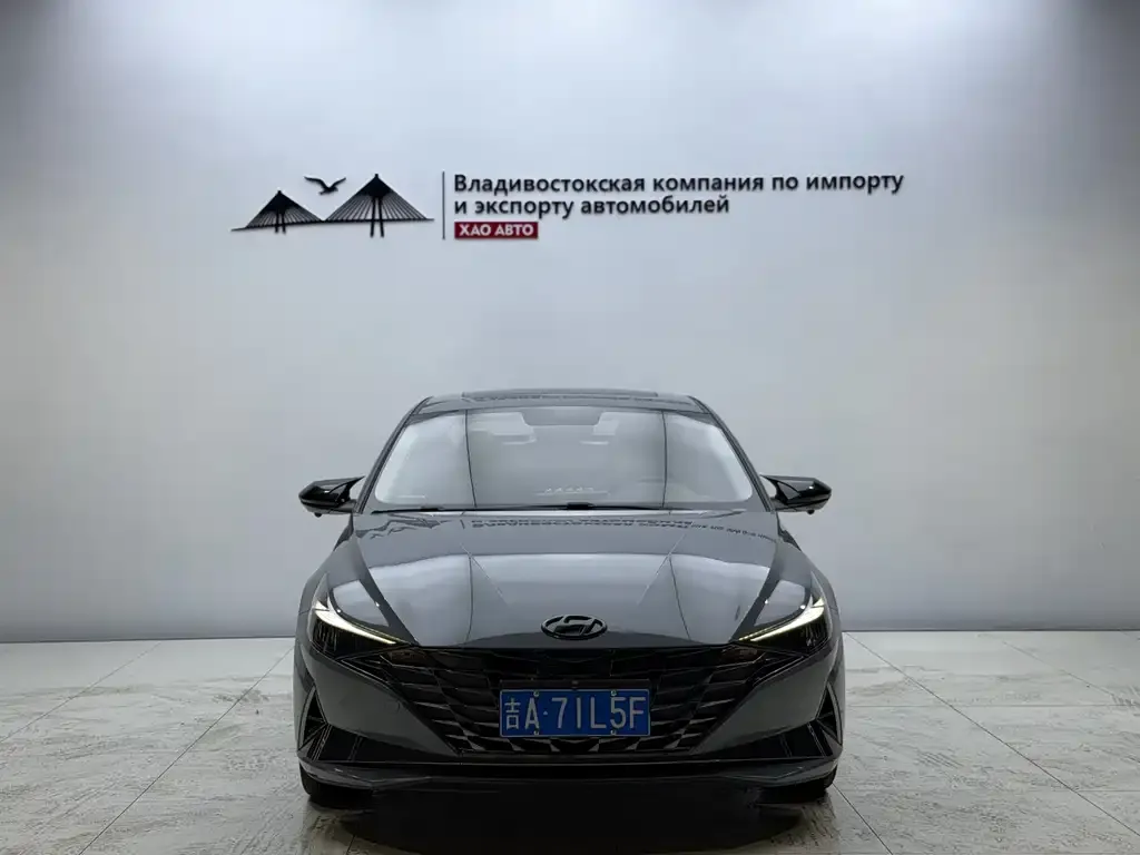 Hyundai Elantra — фото 2