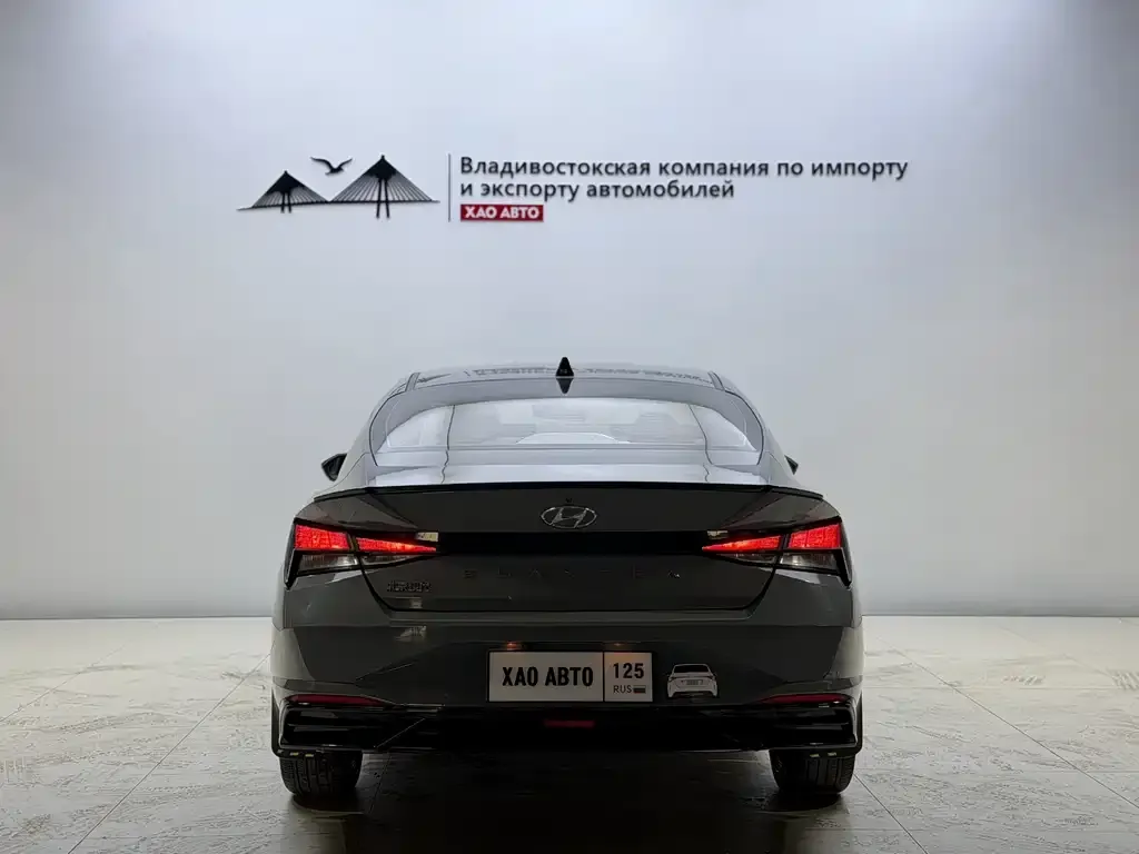 Hyundai Elantra — фото 3