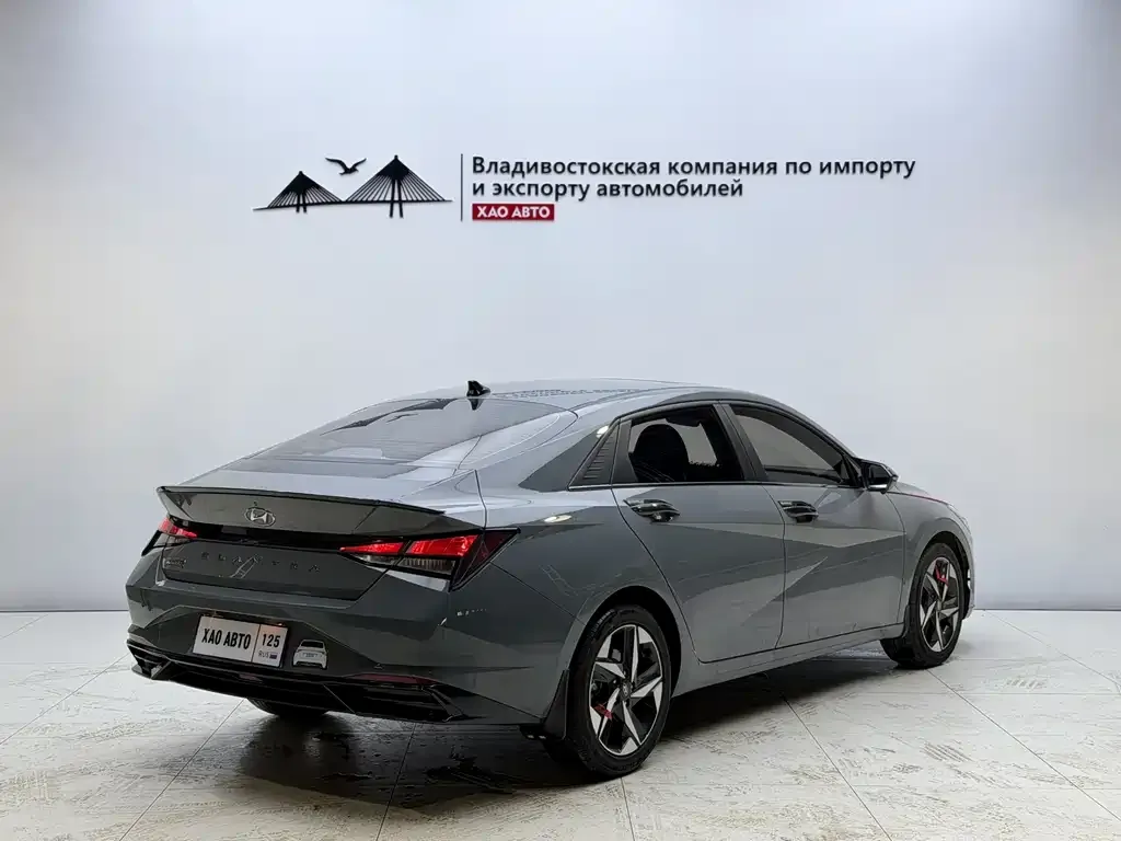 Hyundai Elantra — фото 5