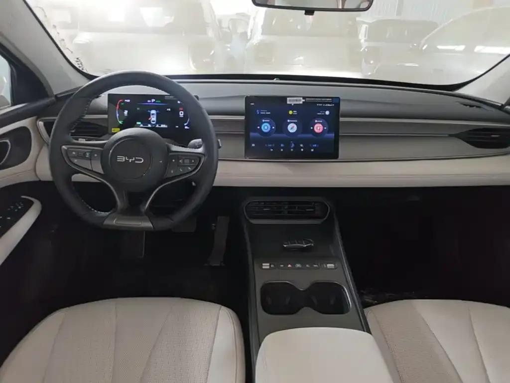 BYD Seal 05 DM-i — фото 6