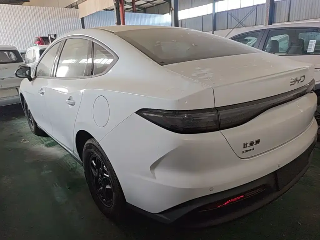 BYD Seal 05 DM-i — фото 7