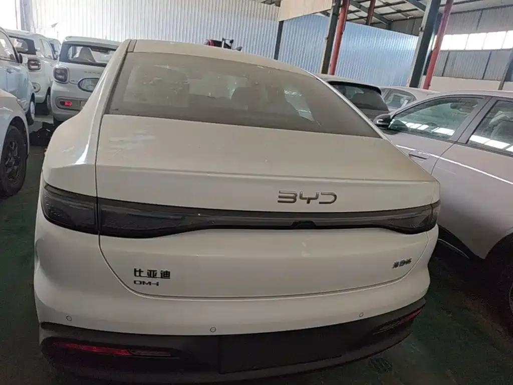 BYD Seal 05 DM-i — фото 9