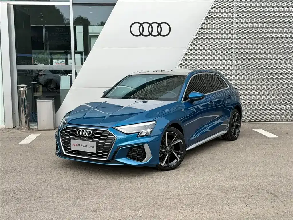 Audi A3 — фото 1