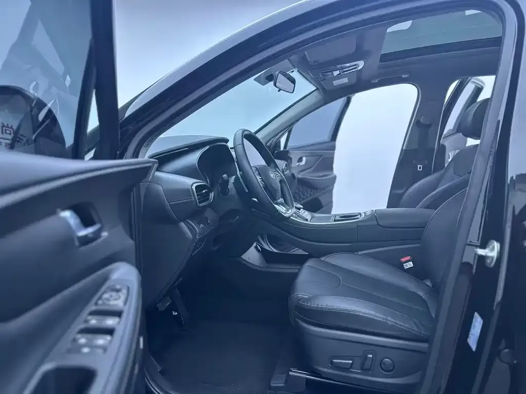 Hyundai Santa Fe 2023 из CN, фото 2