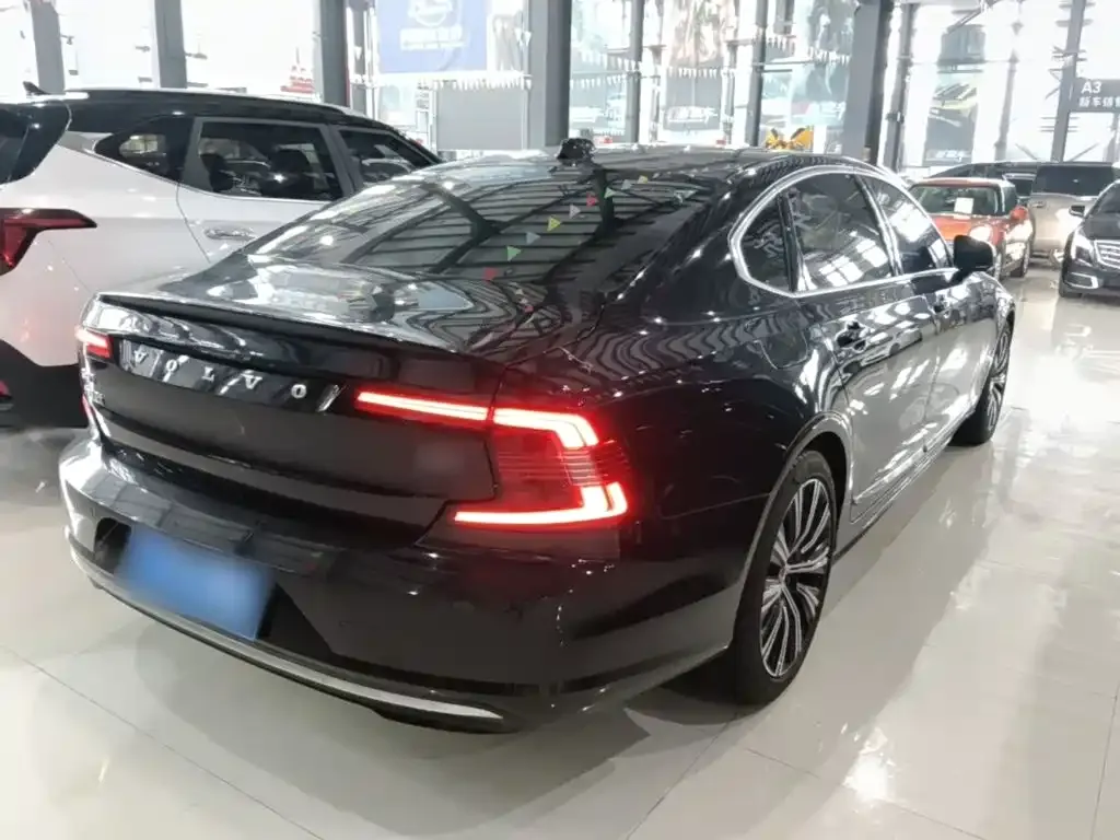 Volvo S90 — фото 9