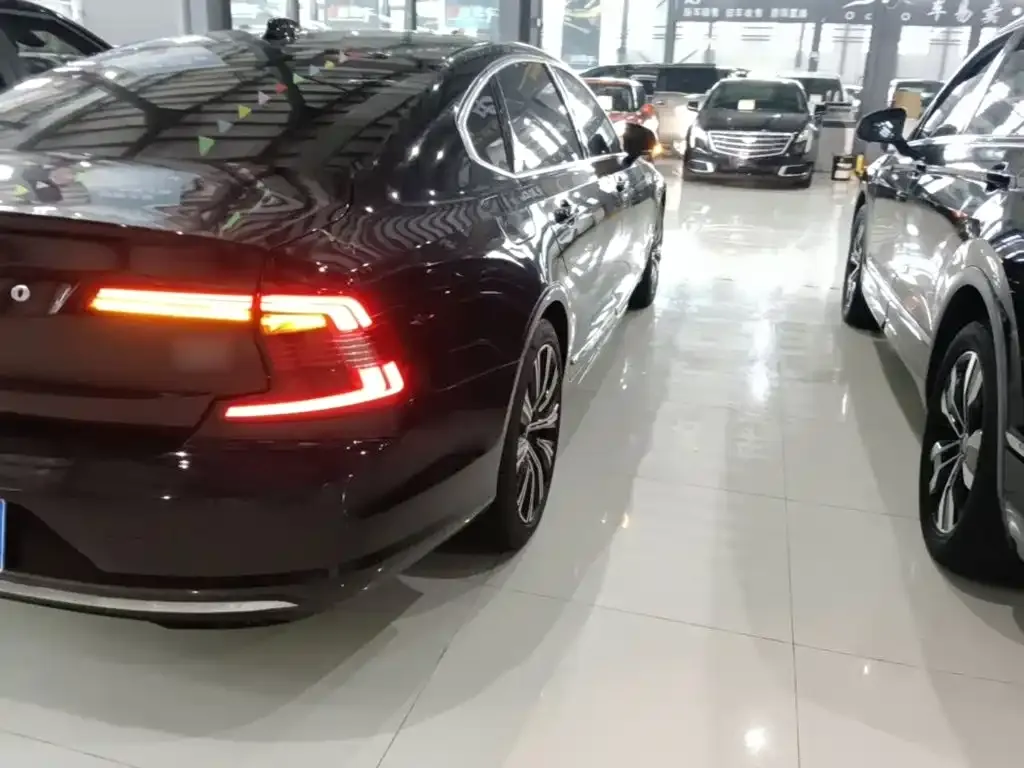 Volvo S90 — фото 8