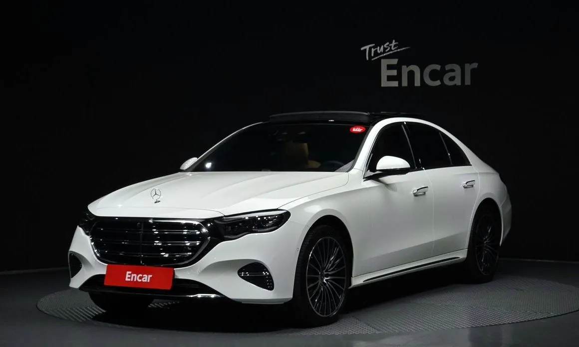 Mercedes-Benz E-Class — фото 1