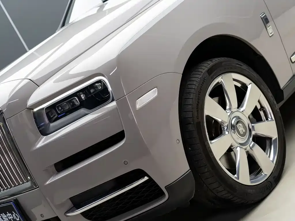 Rolls-Royce Cullinan — фото 10