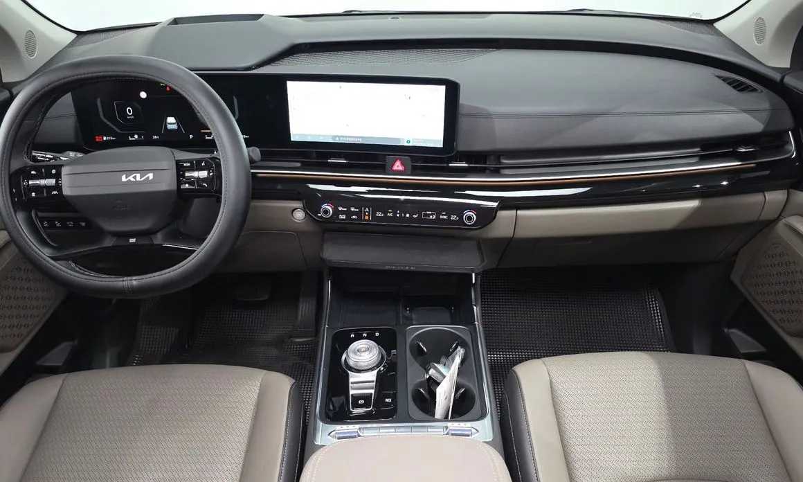 Kia Carnival — фото 10